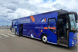 Bus du Tour de France de nos industries 