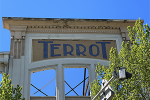 Fronton de la façade de l’usine Terrot 